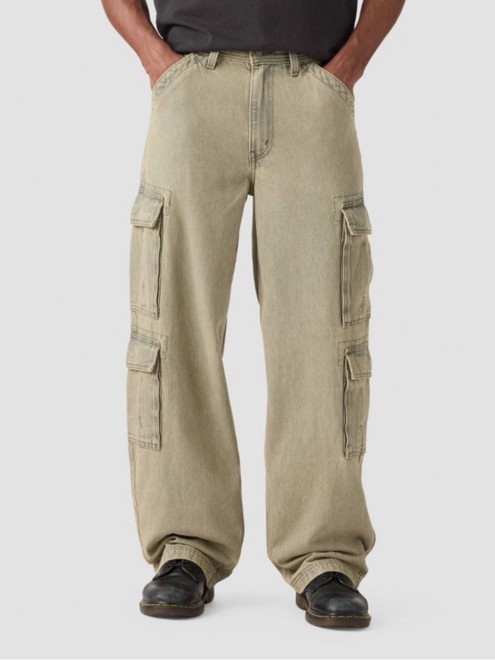 Levi's Men's Cargo Pants in Light Khaki